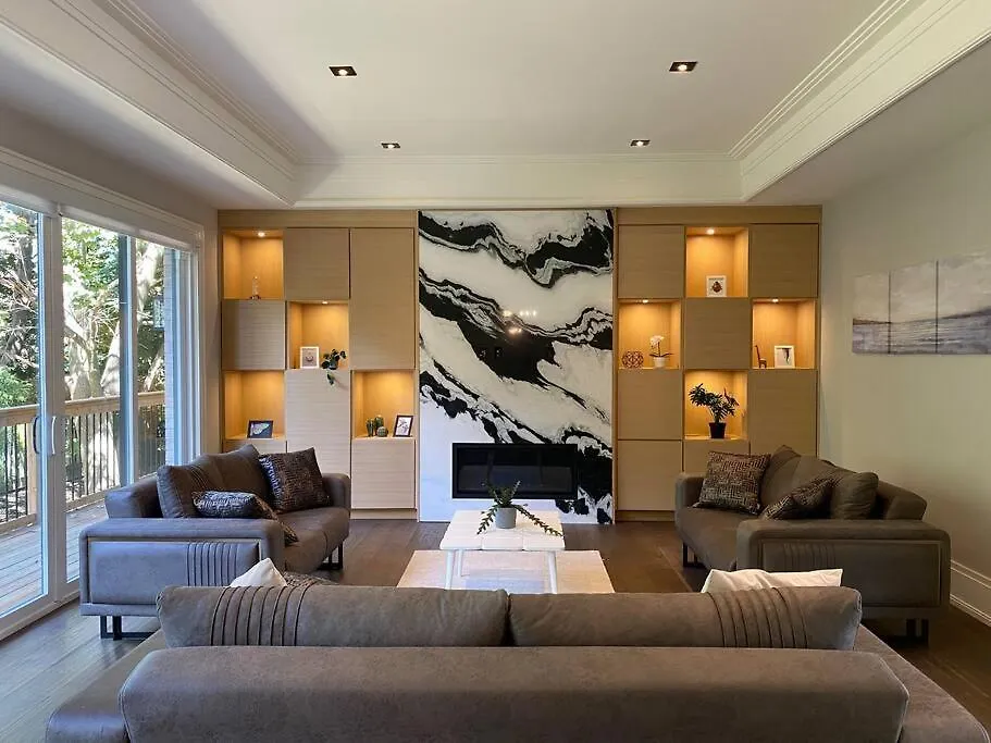 Luxury 6 Bedrooms Villa With Spacious Indoor Toronto