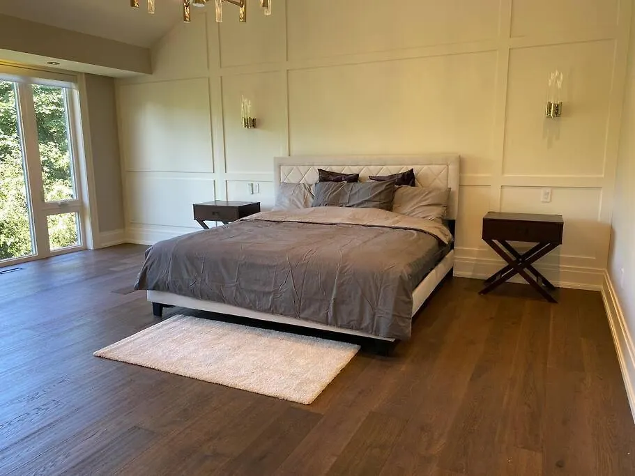 Luxury 6 Bedrooms Villa With Spacious Indoor Toronto