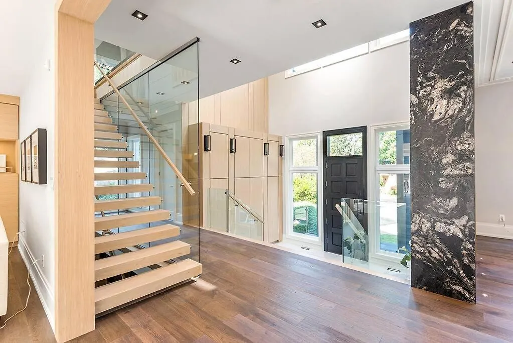 Luxury 6 Bedrooms Villa With Spacious Indoor Toronto Canada